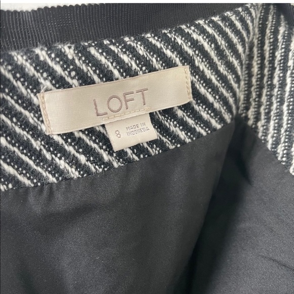 LOFT Textured Black White Pencil Skirt - Picture 3 of 4